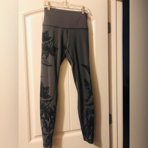 Lululemon High Rise Yoga Pant Size 6